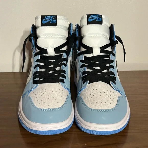 Air Jordan Retro 1 “University Blue” - Picture 2 of 5